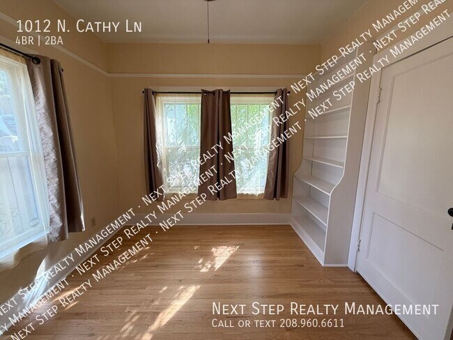 Foto del edificio - 1012 N Cathy Ln