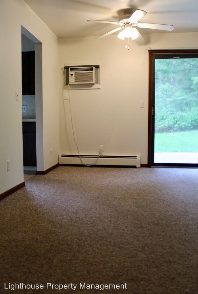 Foto del edificio - 250 4 Mile Rd NW