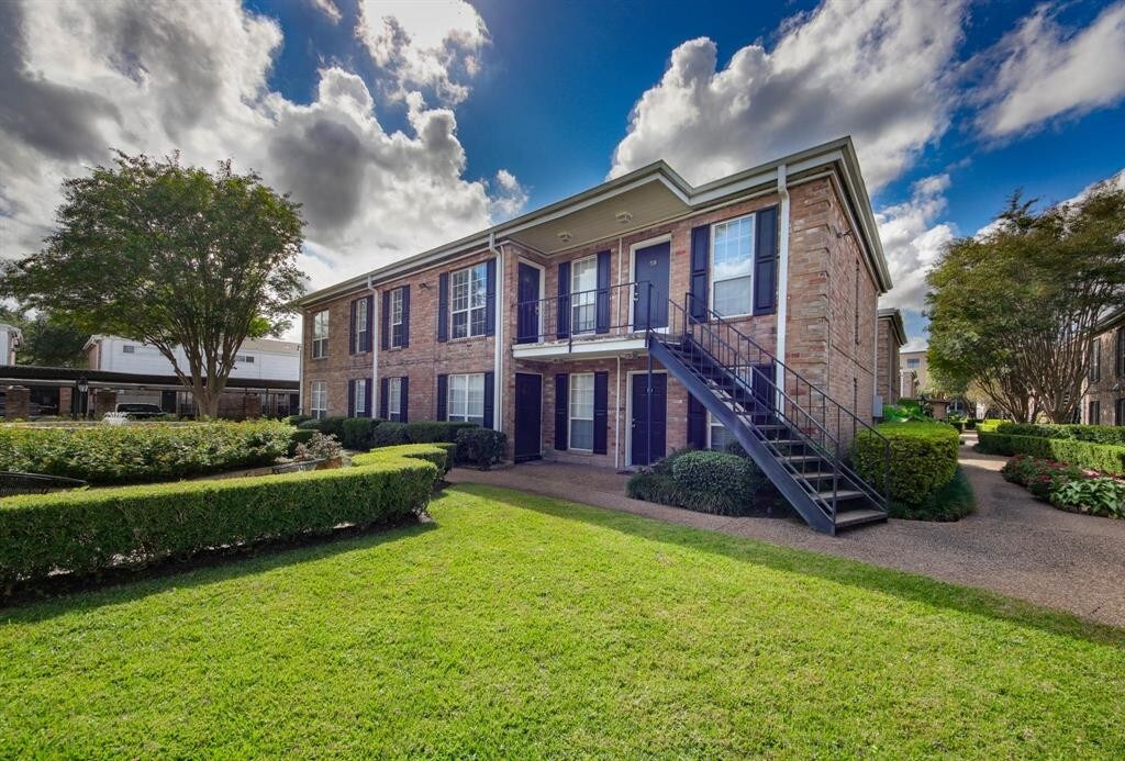 Primary Photo - 6402 Del Monte Dr