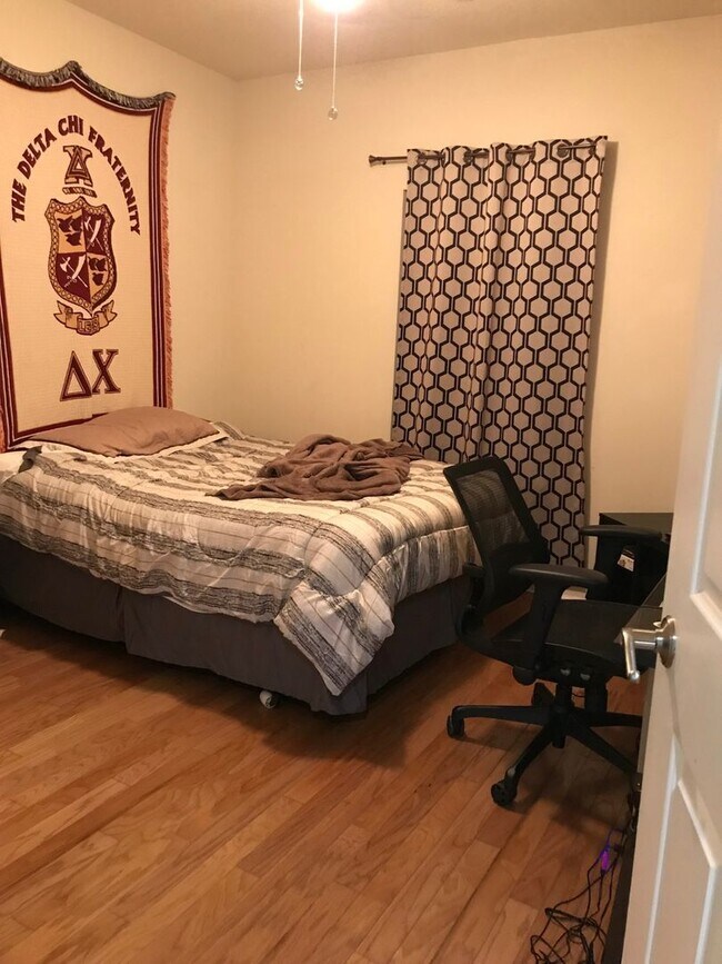 Building Photo - Lion's Gate - Private 2 Bedroom, 2 Bathroom Apartment in Midtown