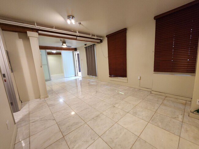 Foto del edificio - 120 I St