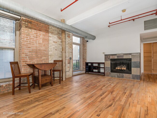 Foto del edificio - 420 S Clinton St
