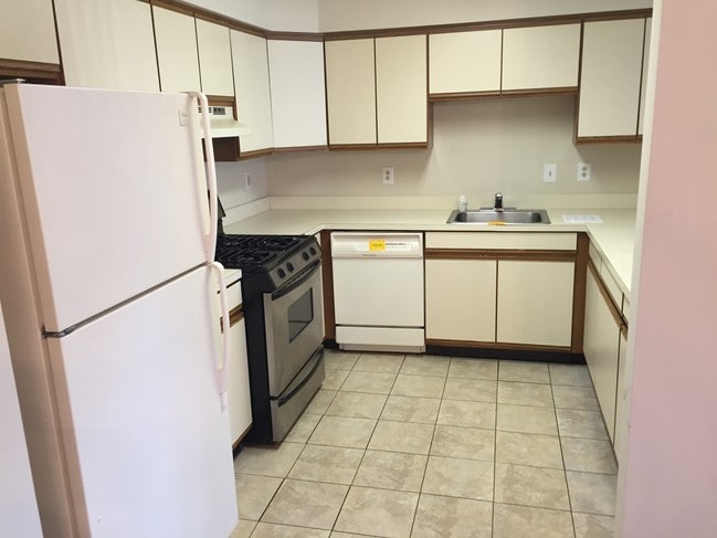 Building Photo - 87 Yellowwood Ct