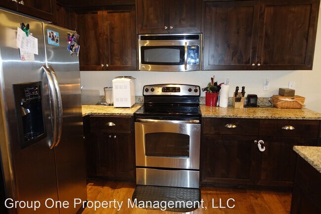 Building Photo - 3 br, 2.5 bath House - 603 Pine Tree Lane