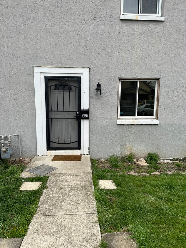 Foto principal - 451 Nace Ave
