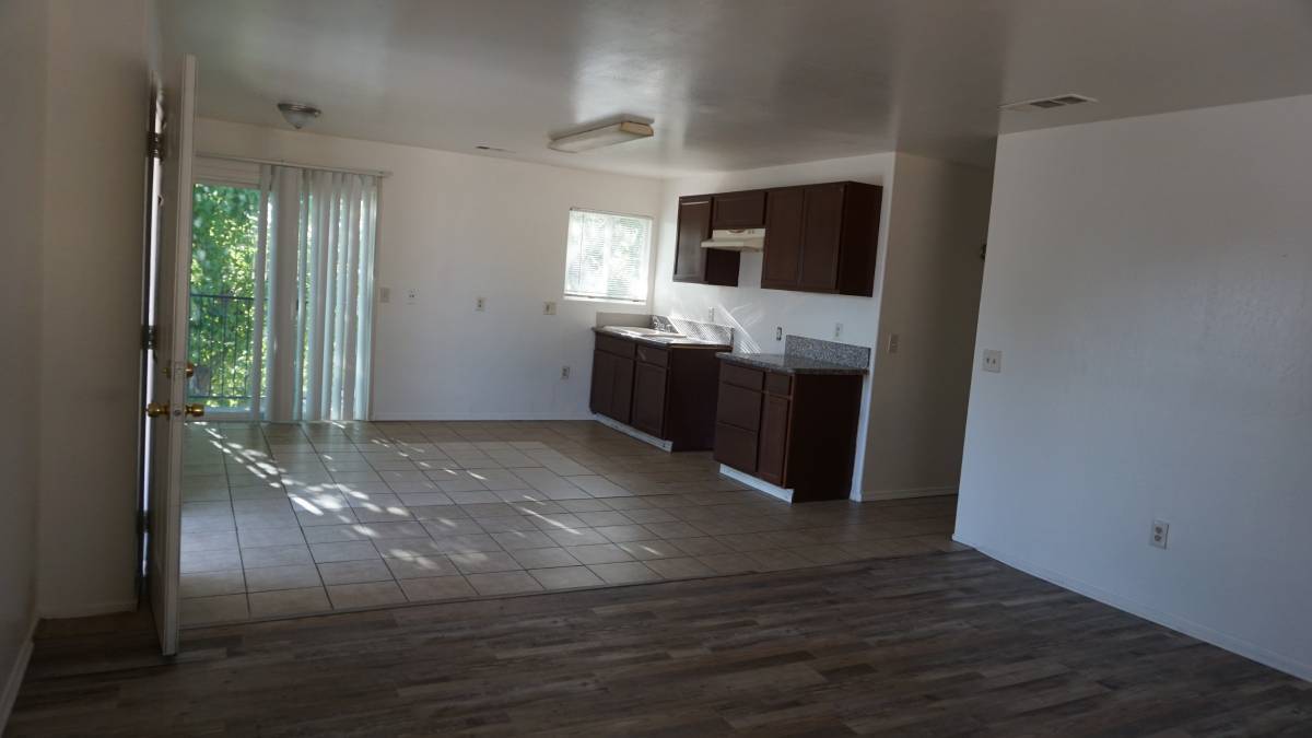 Foto del edificio - 1408 E 9th St