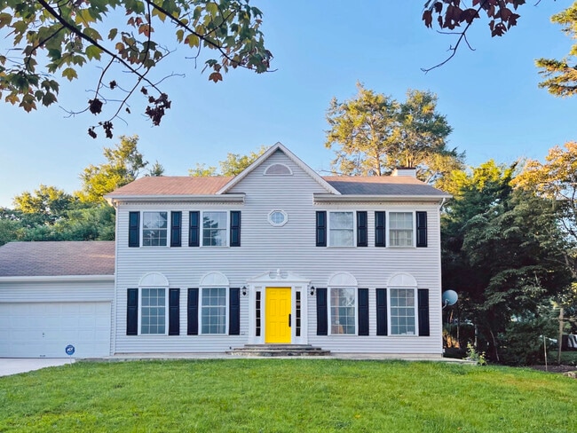 Front view - 2863 Chain Bridge Rd House