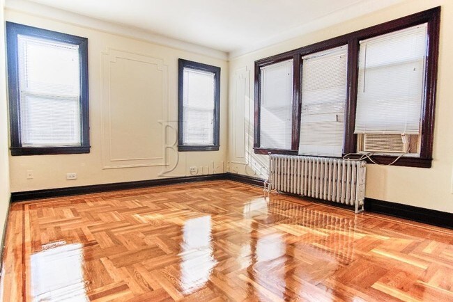 Foto del edificio - 3434 Tibbett Ave