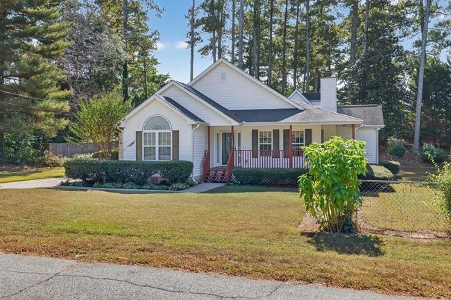 Foto del edificio - 249 Russell Rd