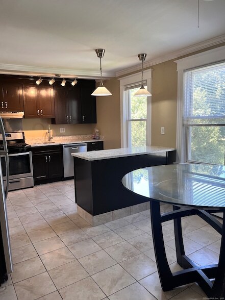 Building Photo - 1312 Hope St