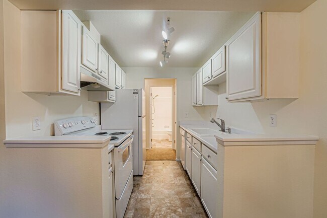 Foto del edificio - Top-Floor 1Bed/1Bath Apartment in Federal ...