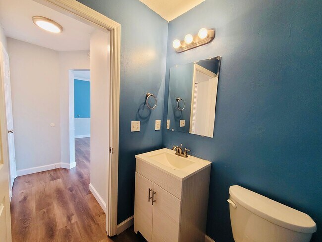 Foto del edificio - 3BD Townhouse with Finished Lower Level, W...