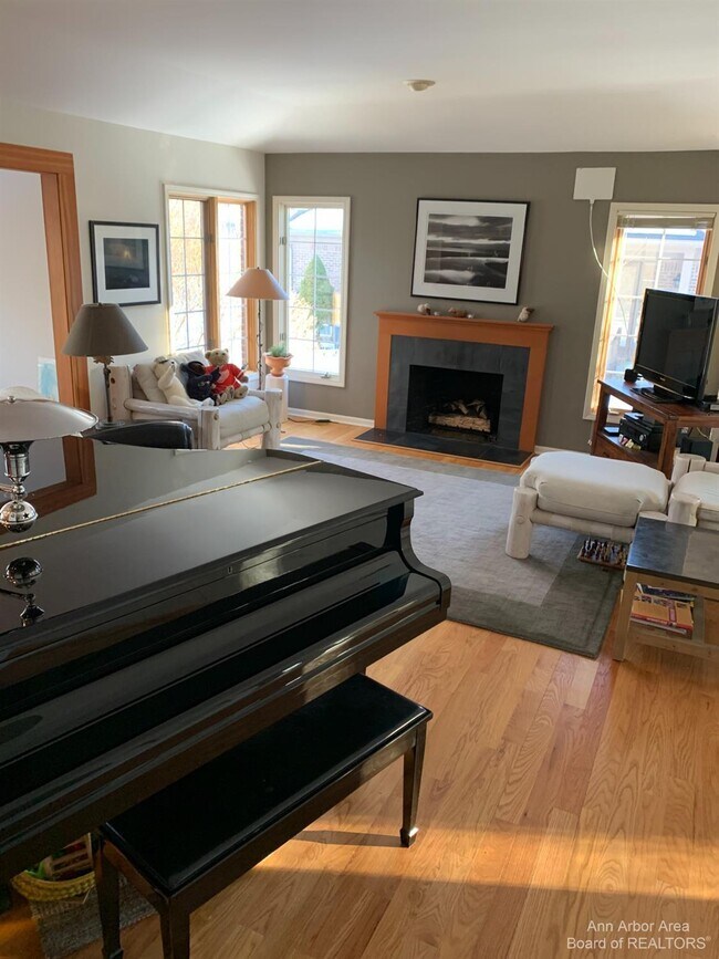 Foto del edificio - 4678 Mulberry Woods Cir
