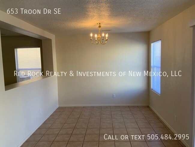 Foto del edificio - 653 Troon Dr SE