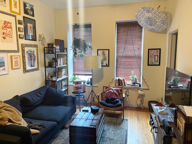 Foto del edificio - 1627 N Winchester Ave