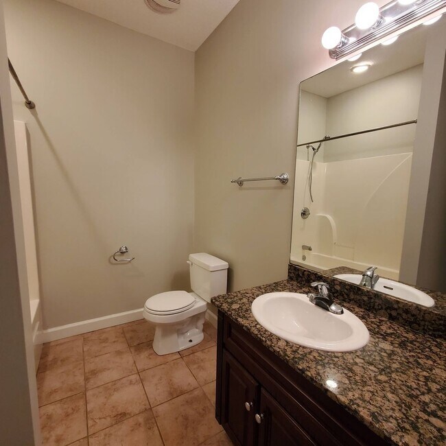 Foto del edificio - Luxurious and Spacious 3BR/2BA Rental Home...