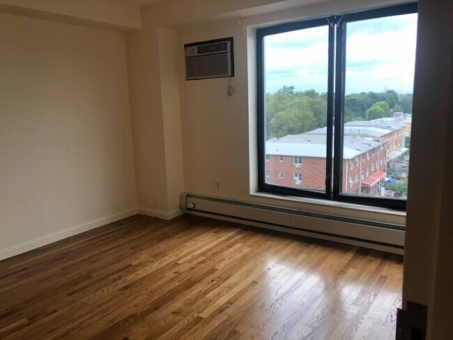 Foto del edificio - 2570 E 17th St