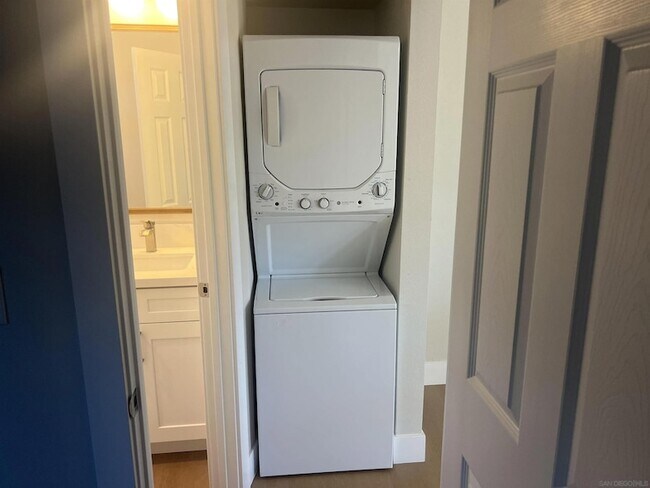 Foto del edificio - 4181 Van Dyke Ave