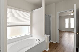 Building Photo - 18106 Castle Rain Dr