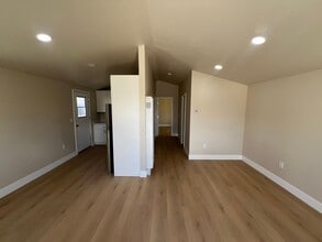 Building Photo - 1415 Wiren St