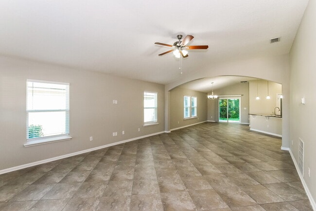 Building Photo - 252 Colorado Springs Way