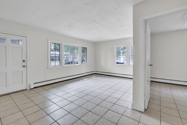 Building Photo - 46 Daniel Dr