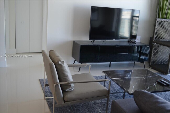 Foto del edificio - 2960 NE 207th St