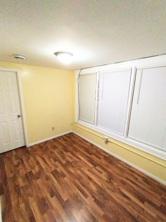 Foto del edificio - 3325 Clinton Ave