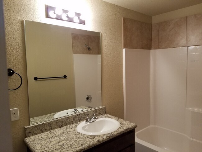 Building Photo - 133 Crossfire Ct