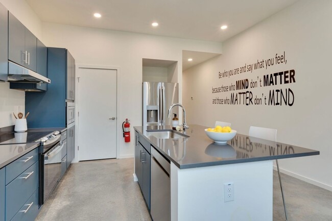 Building Photo - Professional Co-Living - Master Room Renta...