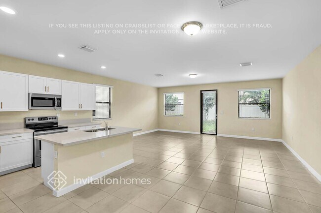 Building Photo - 3424 W 110th St
