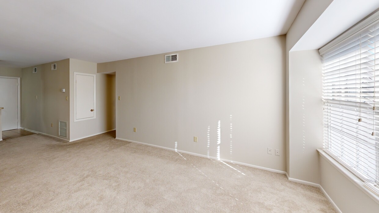 Photo - Metairie Plaza Apartments