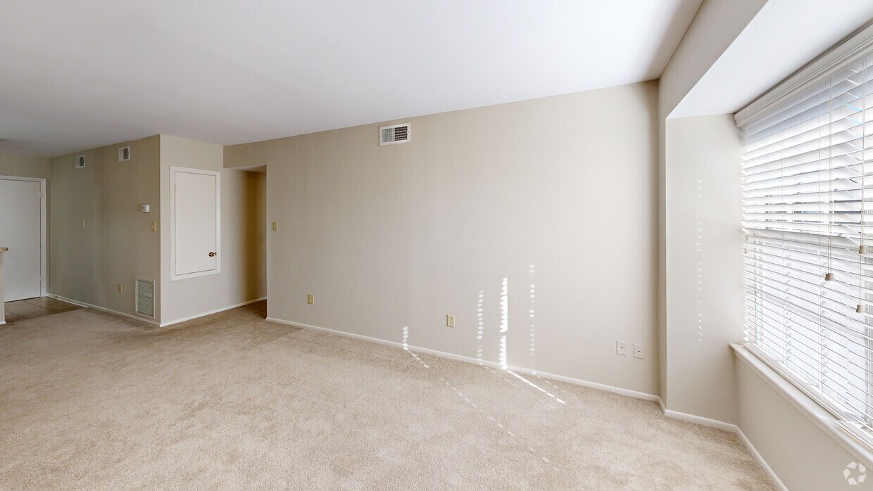 Photo - Metairie Plaza Apartments