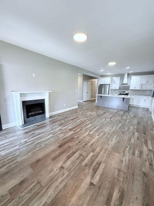 Foto del edificio - Shannon (Rome) Bungalow available to move in tomorrow!