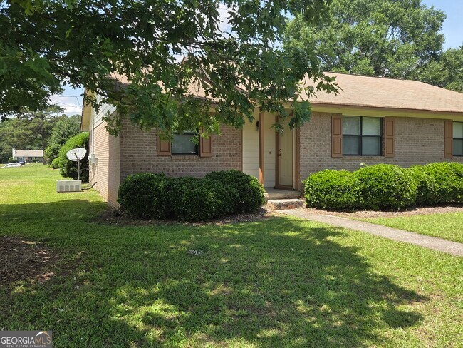 Foto del edificio - 8437 Pineland Dr