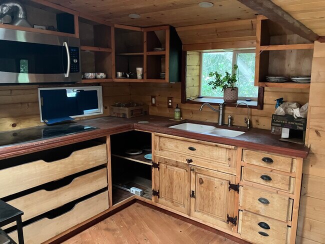 Building Photo - 32657 Wildomar Trail