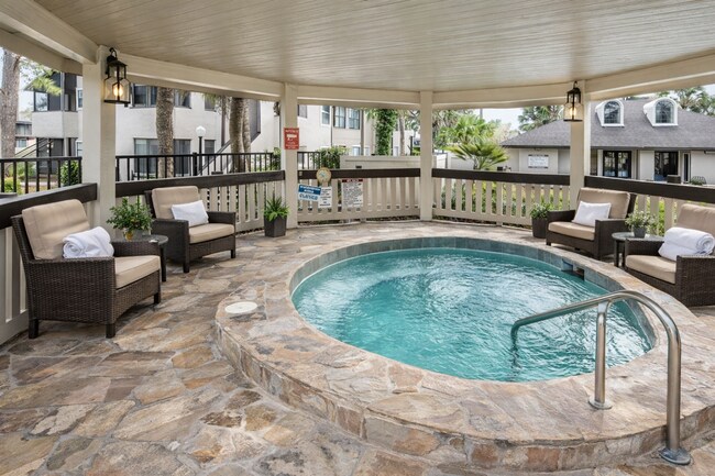 Foto del edificio - Beautiful Remodeled 1/1 Condo x Rent @ Winter Park in front of Full Sail.