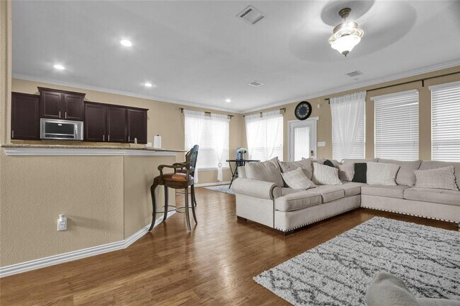 Building Photo - 6523 Point Hollow Ln