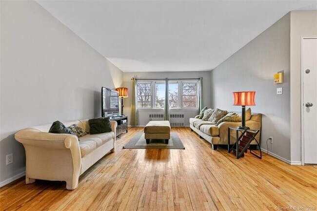 Foto del edificio - 256 Glenbrook Rd