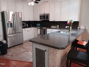 Building Photo - Room in Condo on Springfork Dr