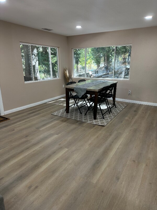 Foto del edificio - 518 Acacia Dr