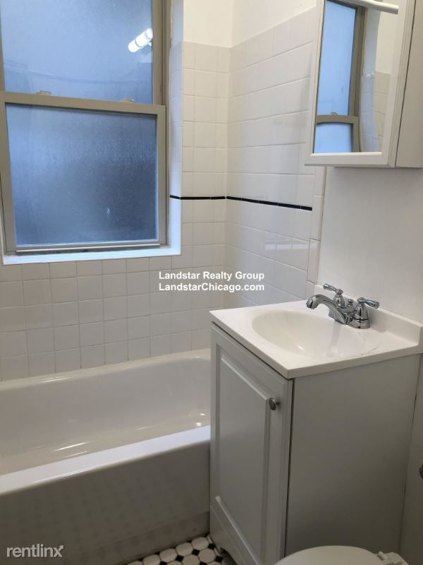 Building Photo - 1332 W Hood Ave