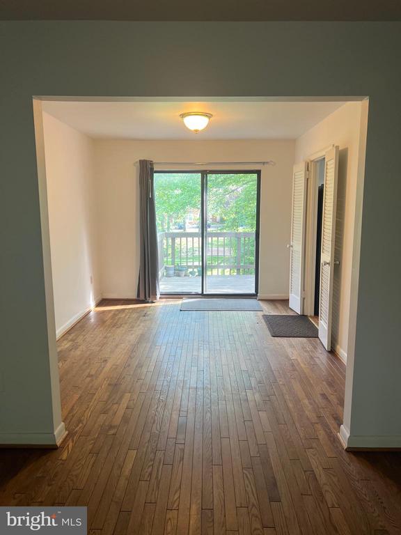 Building Photo - 2040 Golf Course Dr