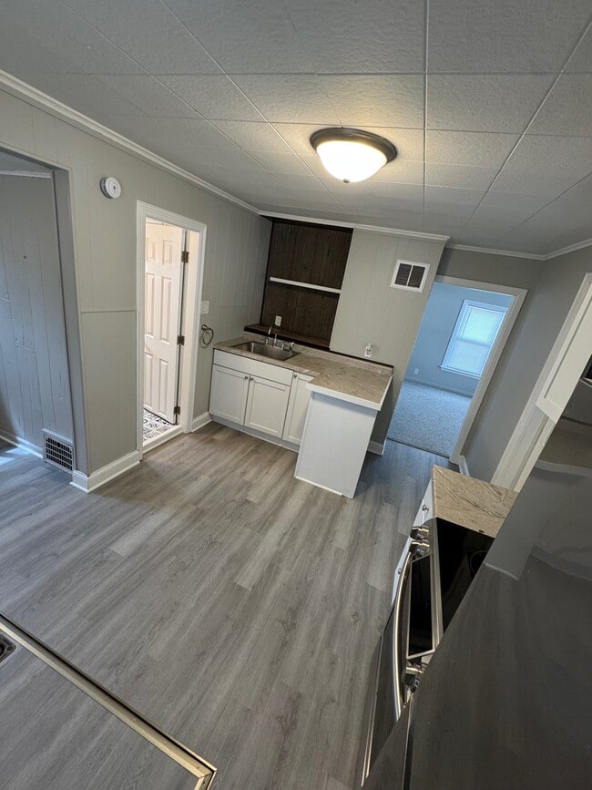 Kitchen - 1220 Moore St