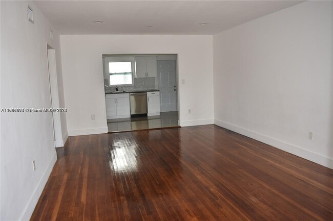 Foto del edificio - 9760 Bay Harbor Terrace