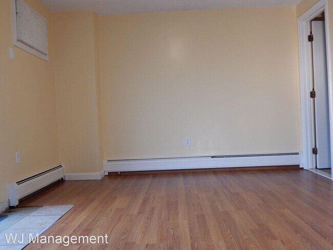 Building Photo - 1235 N Shore Rd