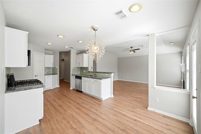 Foto del edificio - 14631 Hazy Ridge Ln