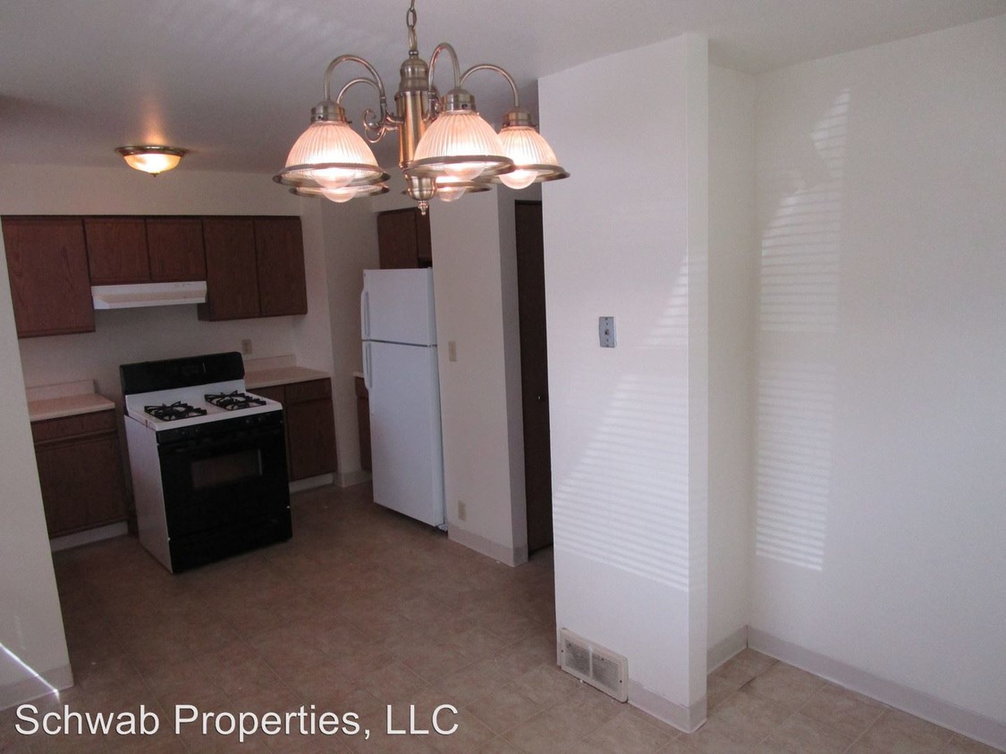 Building Photo - 3 br, 1.5 bath Apartment - 445 N WESTFIELD ST