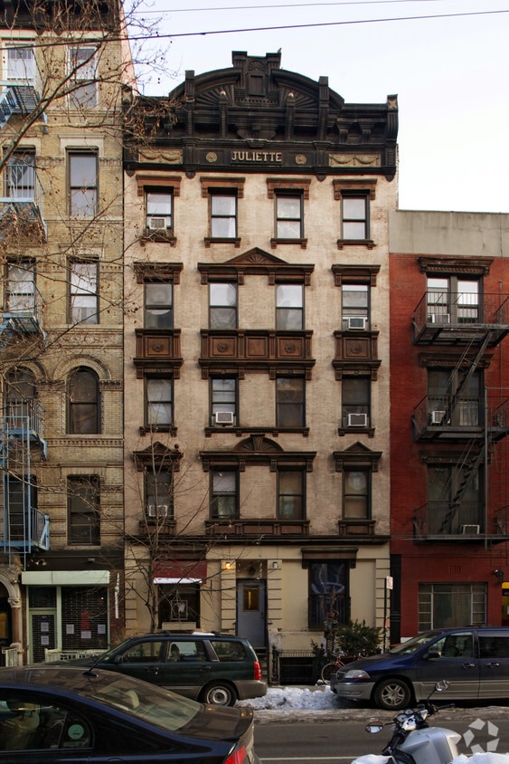 Building Photo - 317 E 9th St
