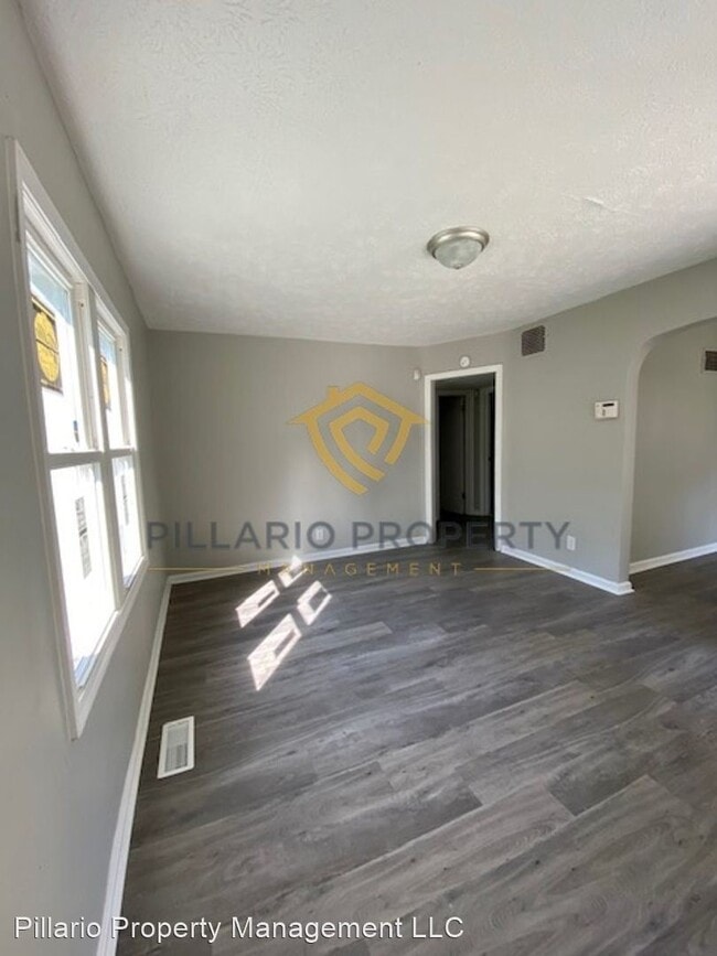 Building Photo - 3 br, 1.5 bath House - 3540 Caroline Ave.
